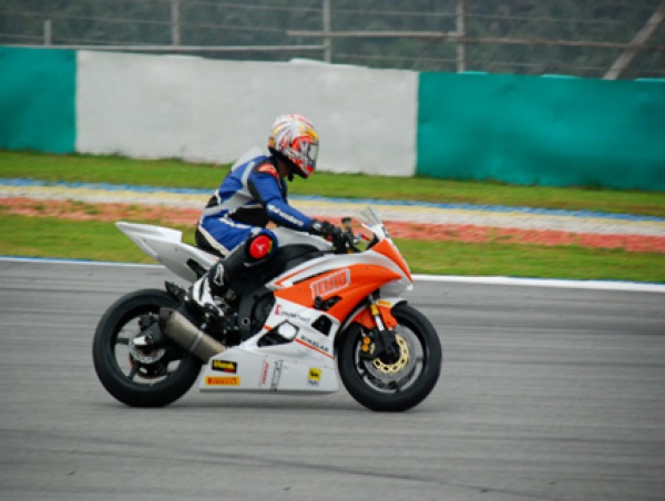 Ten10_Racing_Emmanuel_motoroids