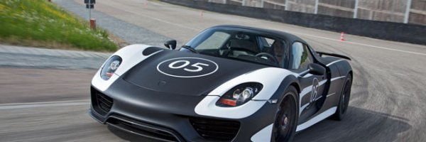 2014 Porsche 918 Spyder prototype