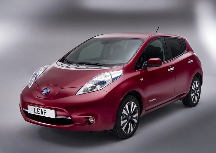Nissan plug in electric car #9