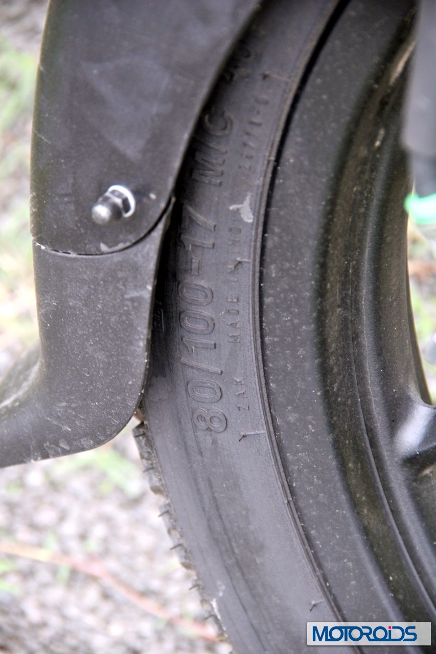 2014-Bajaj-Dicover-150-front-mudguard.jpg