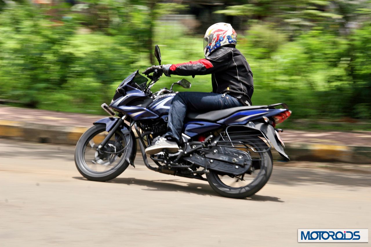 2014-Bajaj-Discover-150-F-11.jpg