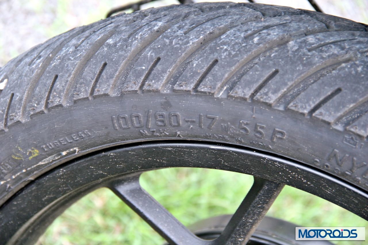 2014-Bajaj-Discover-150-tire-1.jpg