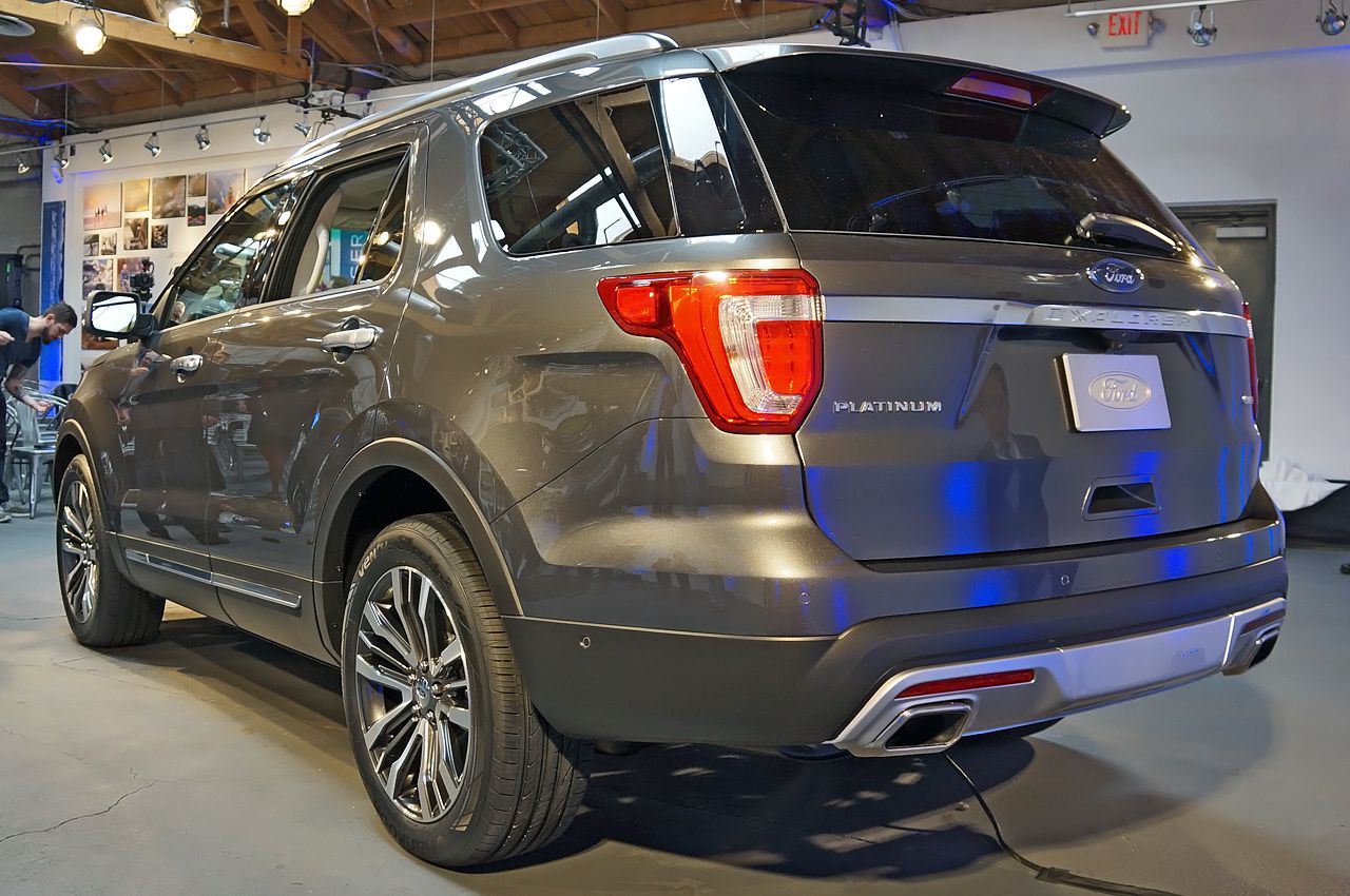 ford explorer revealed at los angeles motor show motoroids 2018 ford ... ford explorer revealed at los angeles motor show motoroids 2018 ford ...