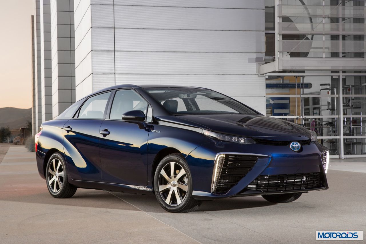 丰田future,futurelife hydrogen fuel cell sedan revealed at la show: 02the future is