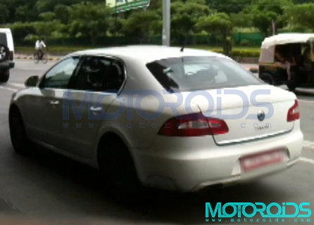 The Skoda Superb with a 1.6-litre TDI Common Rail Diesel engine has been caught on test in India by Motoroids. More details on Motoroids.com