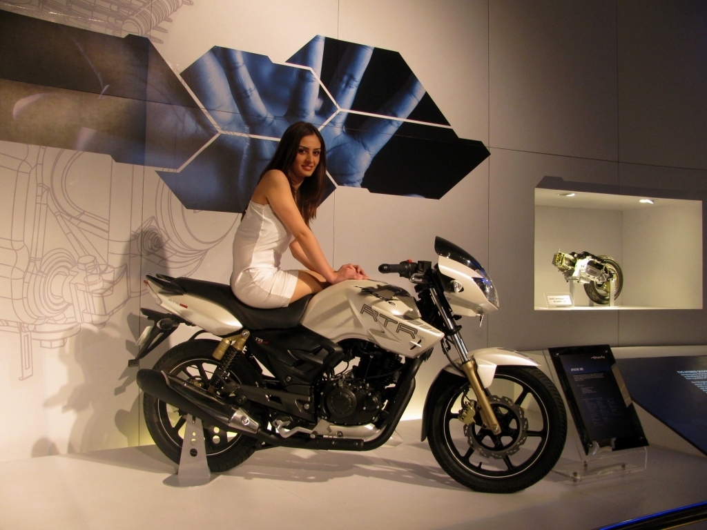 Tvs May Launch New Apache With A 220cc Mill Motoroids