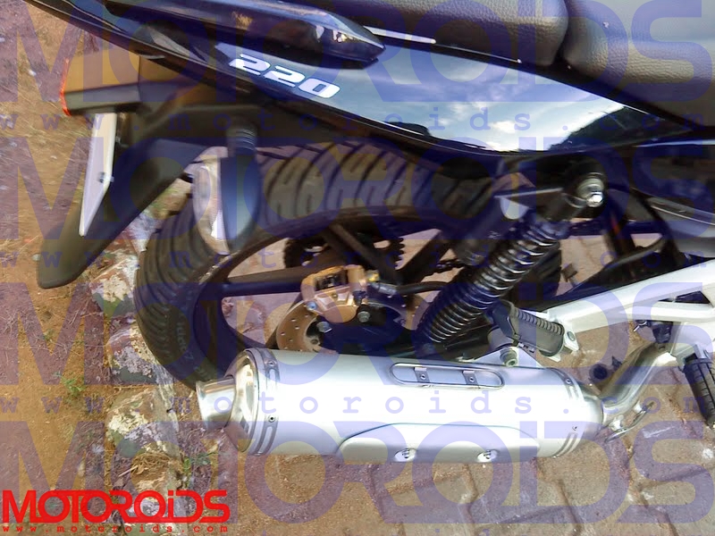 Scoop 2010 Bajaj Pulsar 220 Naked More pics added Motoroids