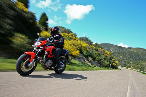 Aprilia Shiver 750 - www.motoroids.com