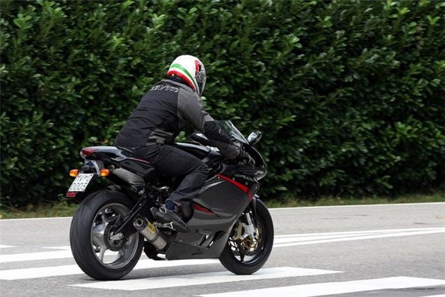 mv agusta - www.motoroids.com