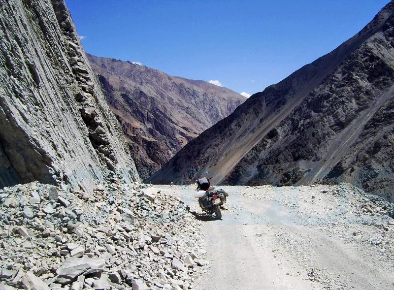 jaideep khodaskar rides solo from Ahmedabad to Leh, Ladakh and beyond on his Royal Enfield THunderbird