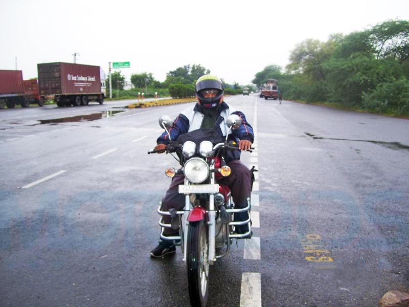 jaideep khodaskar rides solo from Ahmedabad to Leh, Ladakh and beyond on his Royal Enfield THunderbird