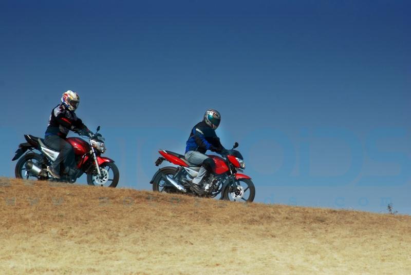 bajaj pulsar 135 v/s yamaha fz 16 comparo