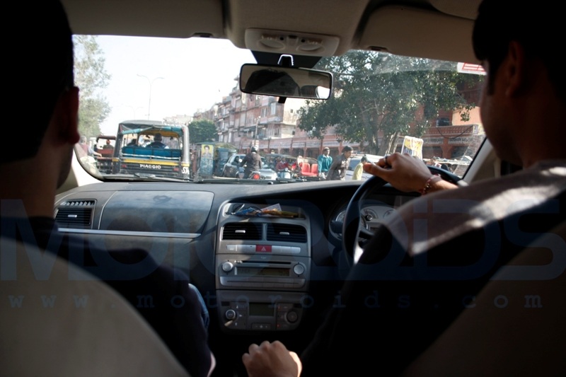 Motoroids takes a road trip from Pune to Delhi in a Fiat Linea to attend the 2010 auto expo