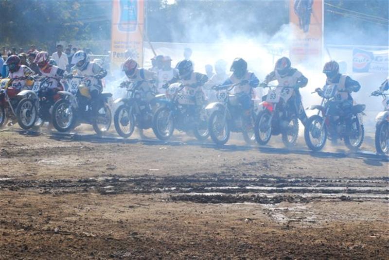 Gulf Cup Dirt Track Racing Bhopal - www.motoroids.com