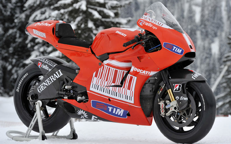 ducati gp10 - www.motoroids.com