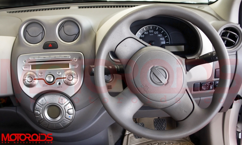 The interiors too follow the bubbly design theme of the Micra's exteriors 2010 Nissan Micra K13 First drive review / road test / impressions - www.motoroids.com