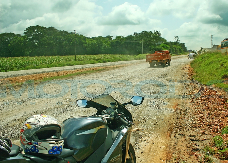 First Ride / Road Test Review of the 2009 Honda CBR1000RR Fireblade by Rohit Paradkar for Motoroids.com