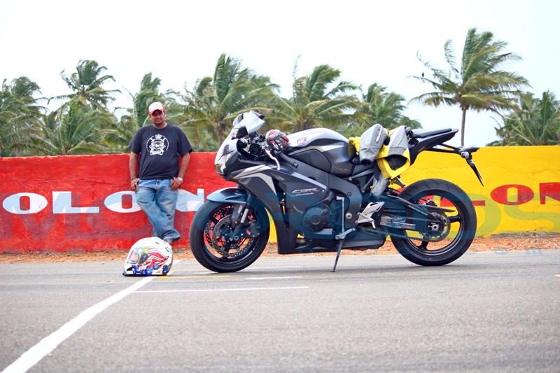 First Ride / Road Test Review of the 2009 Honda CBR1000RR Fireblade by Rohit Paradkar for Motoroids.com