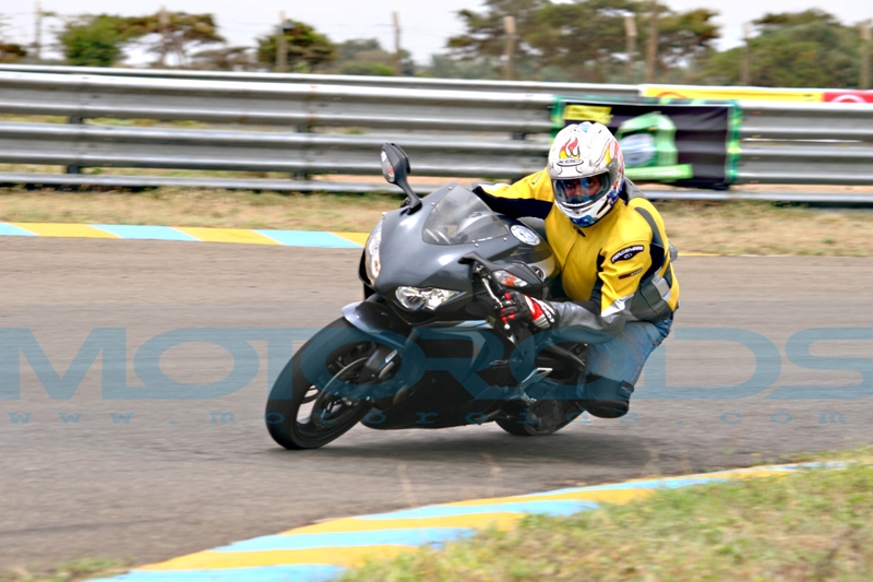 First Ride / Road Test Review of the 2009 Honda CBR1000RR Fireblade by Rohit Paradkar for Motoroids.com