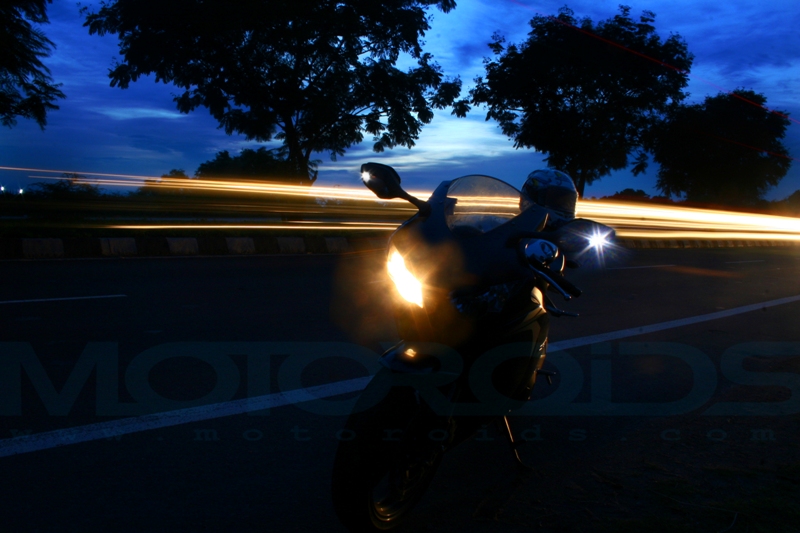 First Ride / Road Test Review of the 2009 Honda CBR1000RR Fireblade by Rohit Paradkar for Motoroids.com