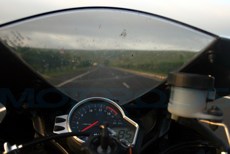 First Ride / Road Test Review of the 2009 Honda CBR1000RR Fireblade by Rohit Paradkar for Motoroids.com