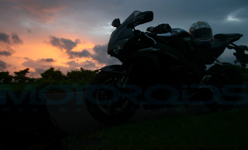 First Ride / Road Test Review of the 2009 Honda CBR1000RR Fireblade by Rohit Paradkar for Motoroids.com