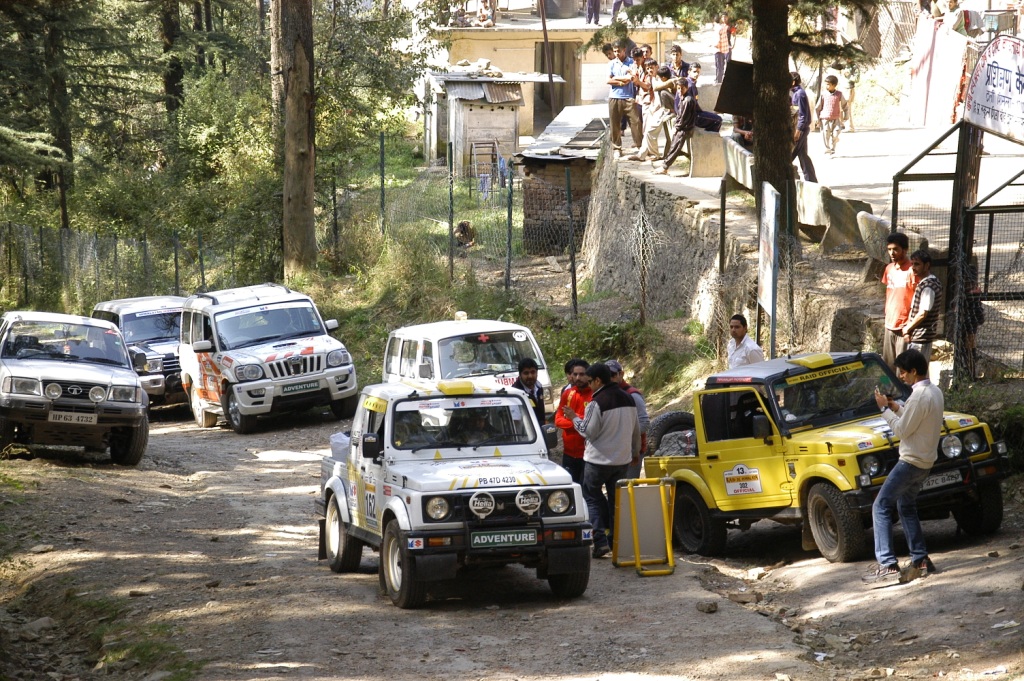 Vehicles at the Rally Reid de Himalaya