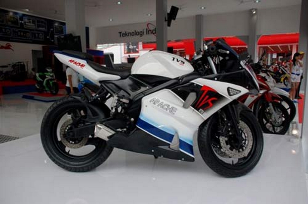 TVS unveils fully faired Apache in Indonesia Motoroids