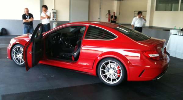 2012-Mercedes-C63-AMG-Black-Series side profile