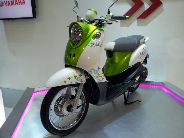 Yamaha bikes at 2012 Auto Expo (20)