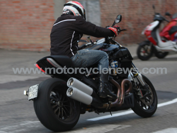 Here are a few more clearer spy pictures of the 1200cc V-twin Ducati Muscle bike - www.motoroids.com