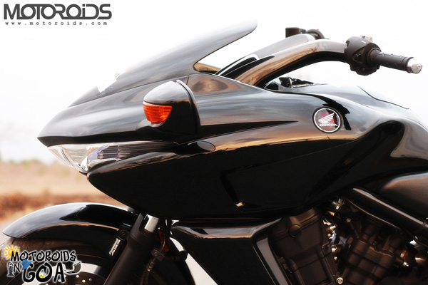 2010 Honda DN-01 Nose, Left Side