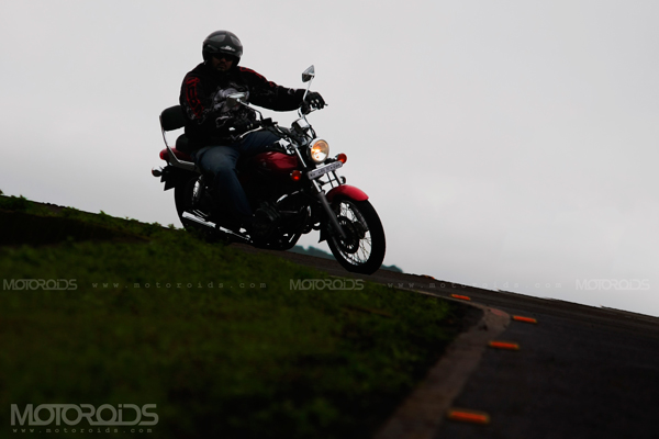 Road Test Review of the 2011 Bajaj Avenger 220 by Rohit Paradkar for Motoroids.com. Photography by Eshan Shetty.