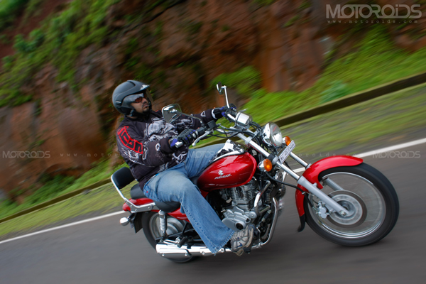 2011 Bajaj Avenger 220 Review Roadtest Panning Page 3 Road Test Review of the 2011 Bajaj Avenger 220 by Rohit Paradkar for Motoroids.com. Photography by Eshan Shetty.
