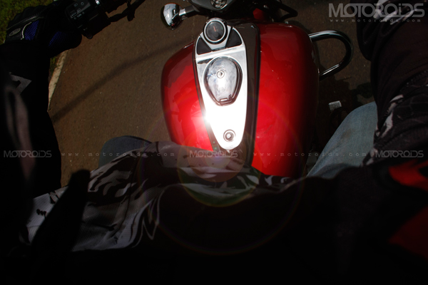 2011 Bajaj Avenger 220 DTS-i Roadtest Top View Road Test Review of the 2011 Bajaj Avenger 220 by Rohit Paradkar for Motoroids.com. Photography by Eshan Shetty.