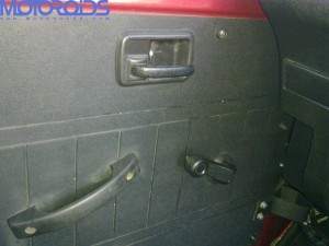 mahindra Thar first drive review by https://Motoroids.com Mahindra Thar door panels