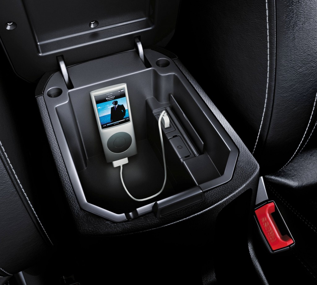 Chevrolet India has introduced a new 2011 edition of the cruze which has black interiors, ipod dock, vanity mirror light and a single CD changer for around Rs. 16,000 more than the previous edition