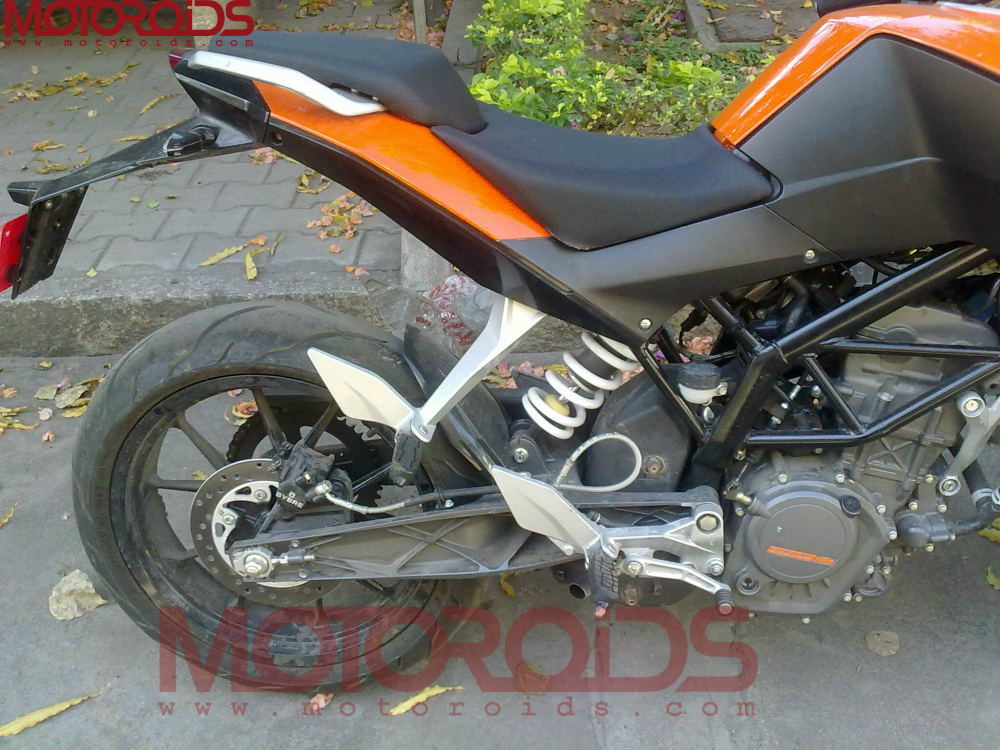 KTM Bajaj Duke 200