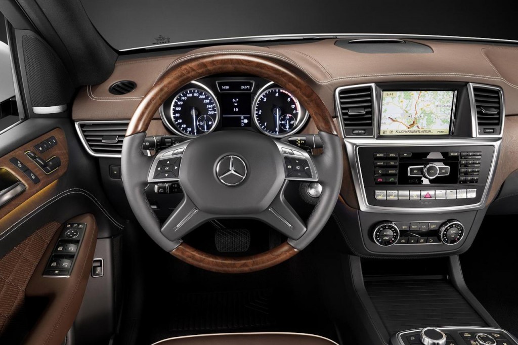 Mercedes Benz ML Class Official Pictures And Videos