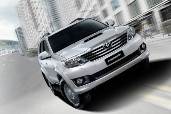 rp_2012-Toyota-Fortuner-front.jpg