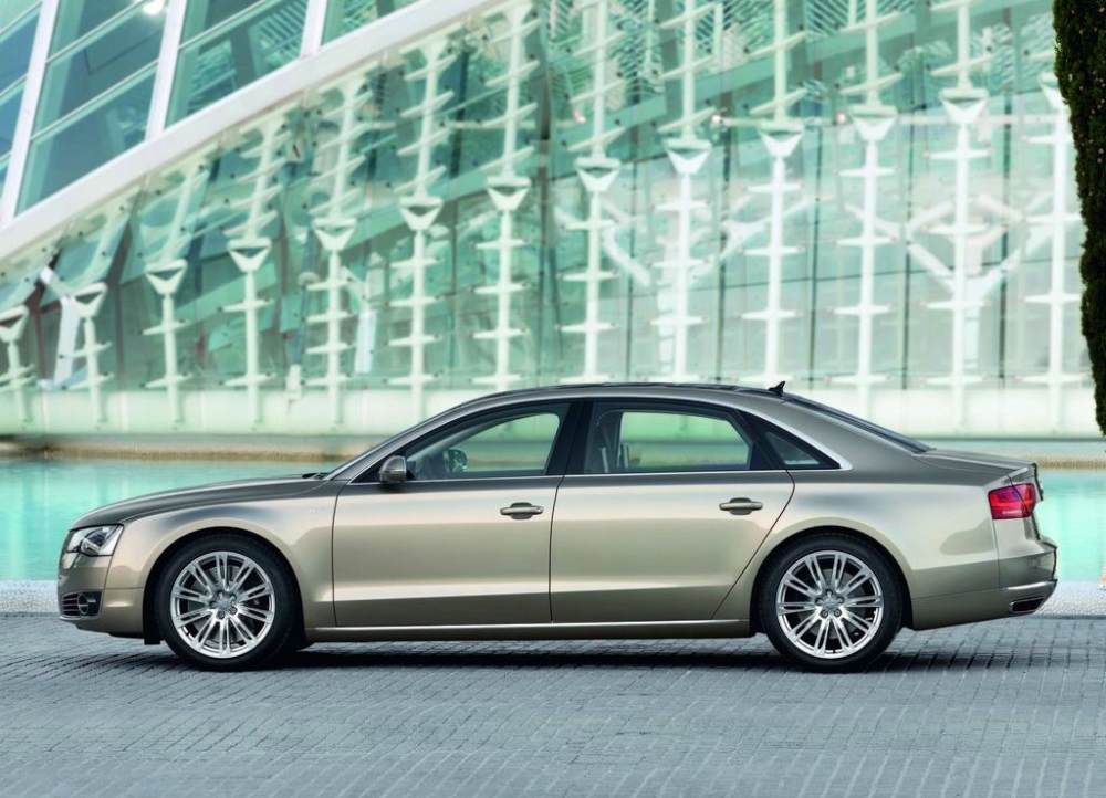 Audi A8 W12