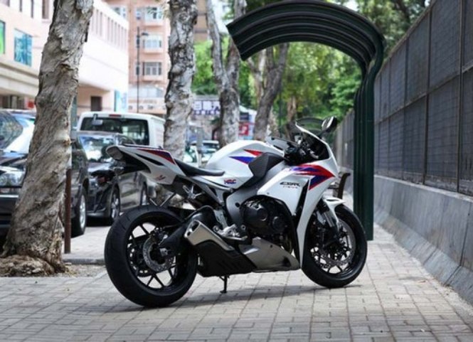 2012 CBR1000RR fireblade rear