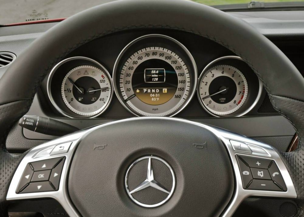 New 2012 Mercedes C-class (1)