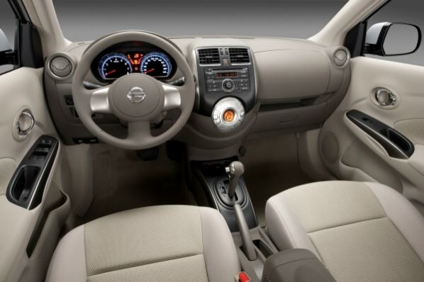 Nissan Sunny interior