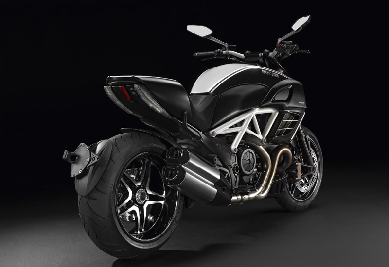 Ducati Diavel AMG (1)