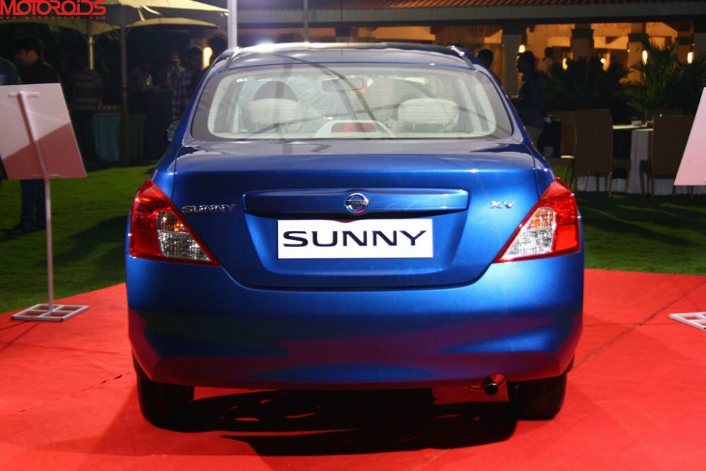 NIssan Sunny, Suuny sedan India (17)