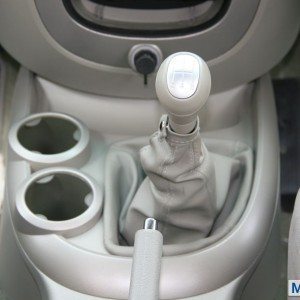 Mahindra Quanto gearbox