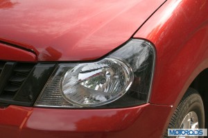 Mahindra Quanto headlight