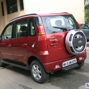 Mahindra Quanto rear