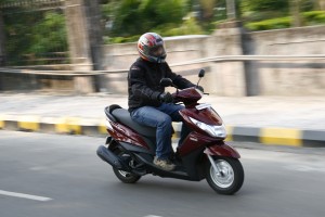 Honda Dio vs Yamaha Ray (29)